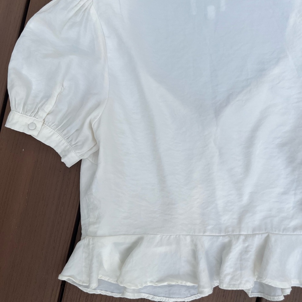 White blouse - Picture 6 of 6